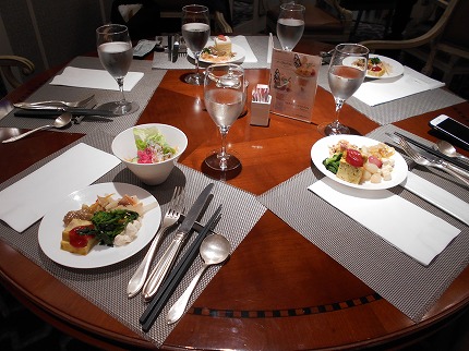  タカクラホテル福岡、ブルータスのメインが選べるブッフェランチ