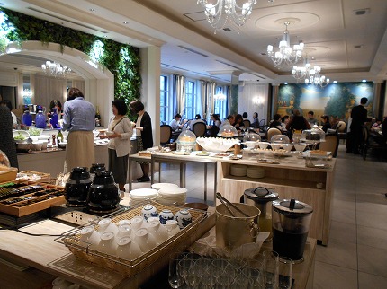  タカクラホテル福岡、ブルータスのメインが選べるブッフェランチ