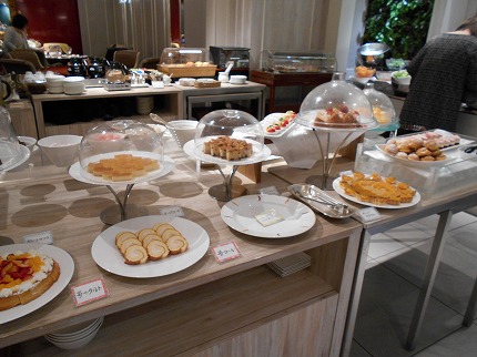  タカクラホテル福岡、ブッフェランチ　スイーツデザート